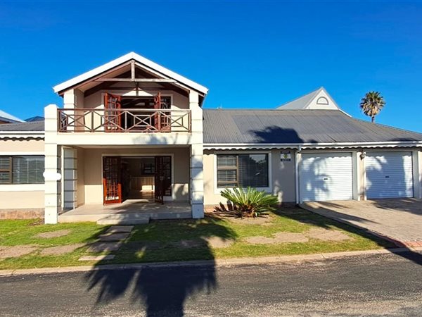 4 Bedroom House 4 Bedroom House