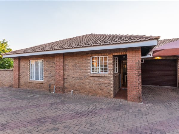 2 Bedroom Townhouse 2 Bedroom Townhouse