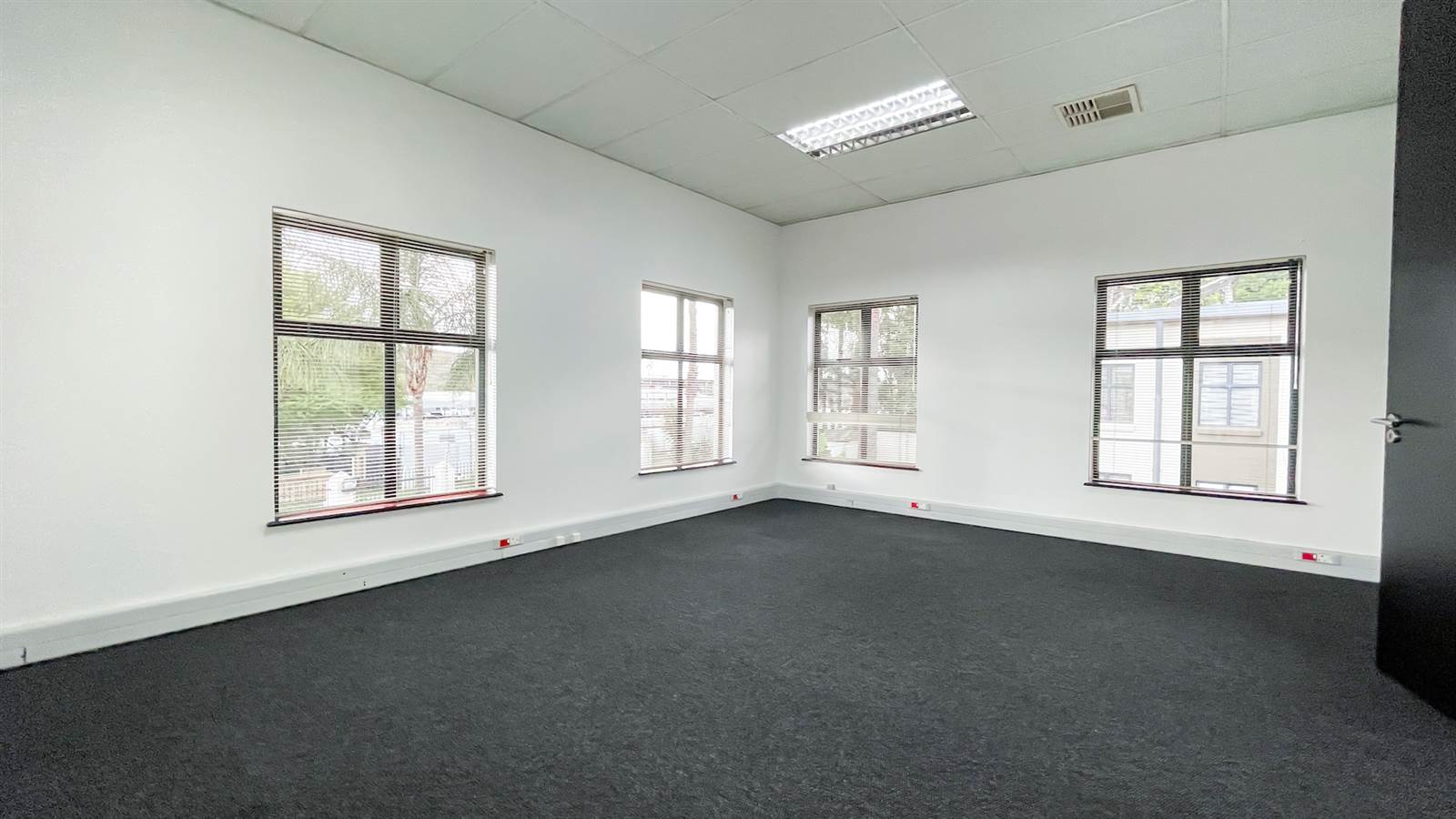 109  m² Commercial space in Bedfordview photo number 8