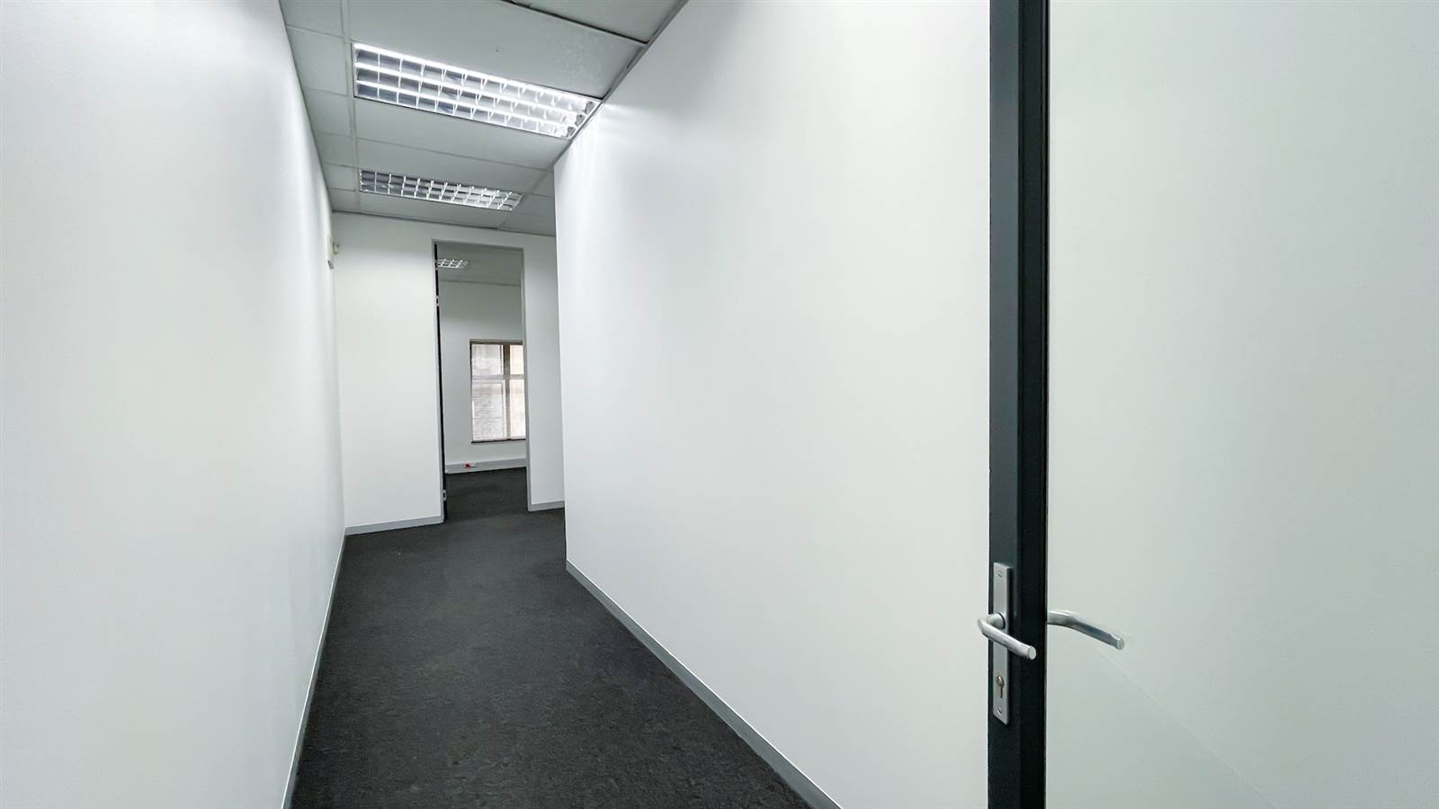 109  m² Commercial space in Bedfordview photo number 23