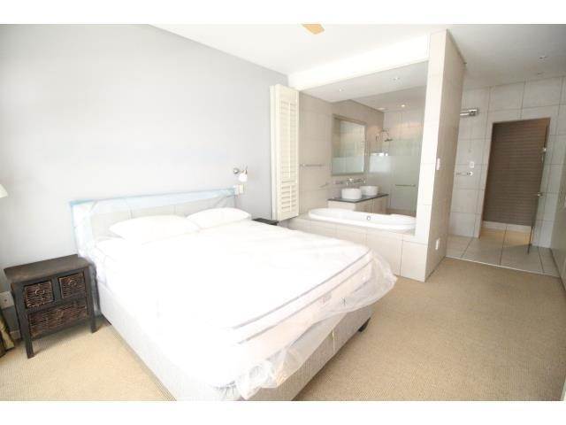 2 Bed Apartment in Oaklands photo number 10