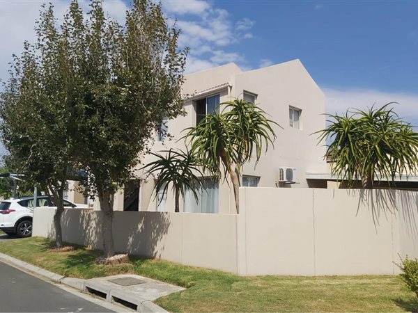 2 Bed Townhouse in Fairview Golf Estate