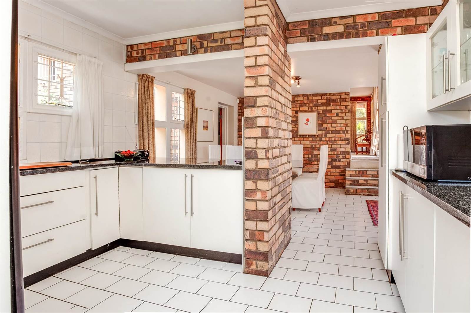 3 Bed House in Northcliff photo number 9