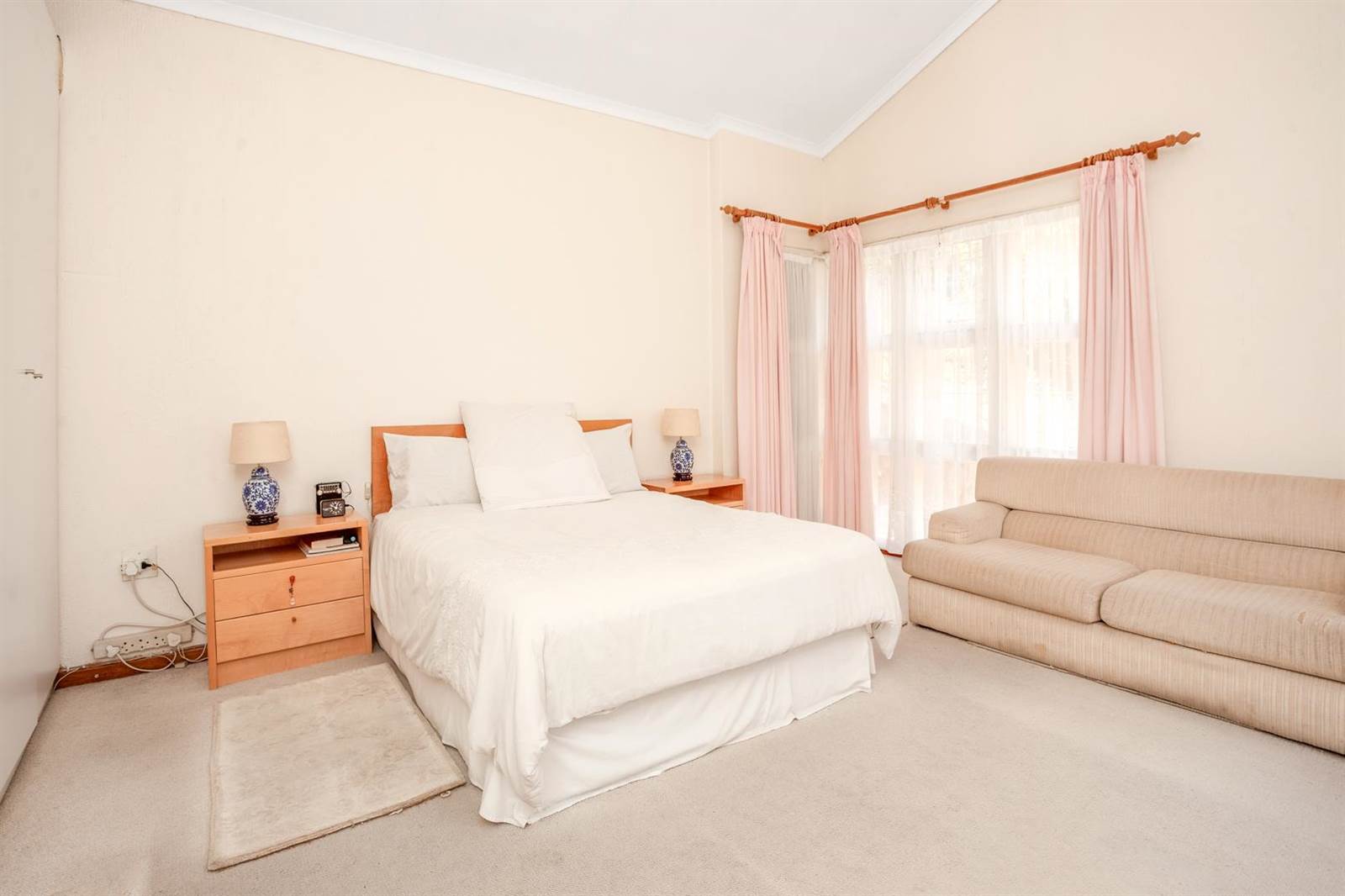 3 Bed House in Northcliff photo number 15