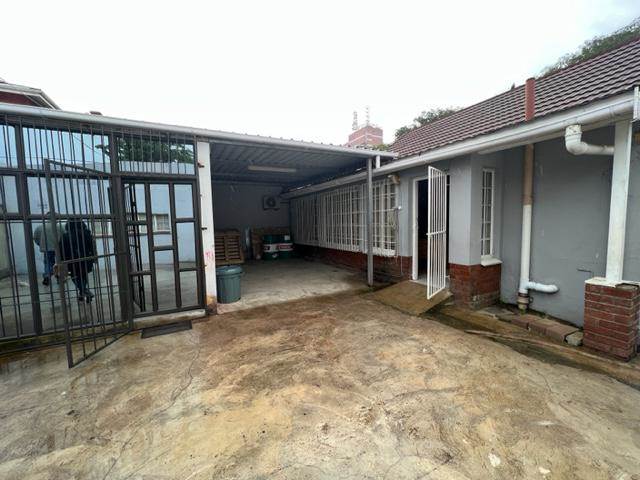 180  m² Commercial space in Pietermaritzburg Central photo number 1