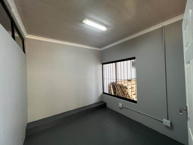 180  m² Commercial space in Pietermaritzburg Central photo number 12