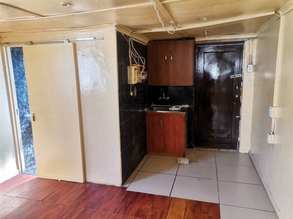 3 Bed House in Mfuleni photo number 3
