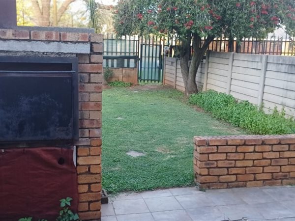 2 Bedroom Townhouse 2 Bedroom Townhouse