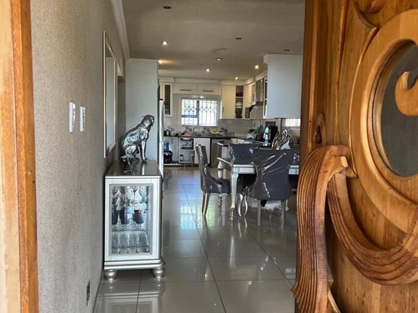 4 Bedroom House 4 Bedroom House