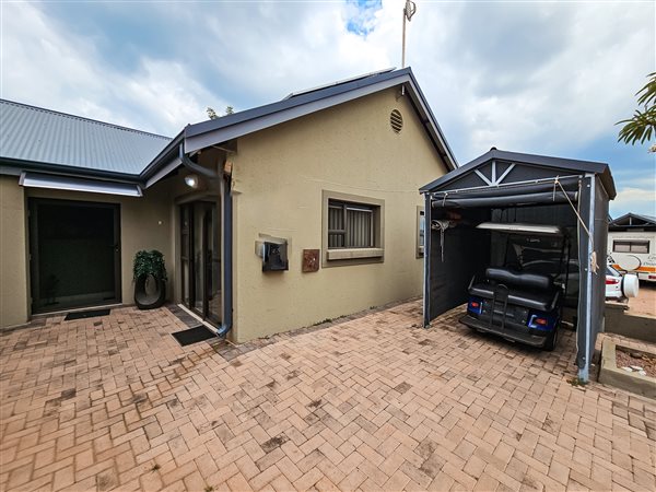 3 Bed Townhouse in Rietondale