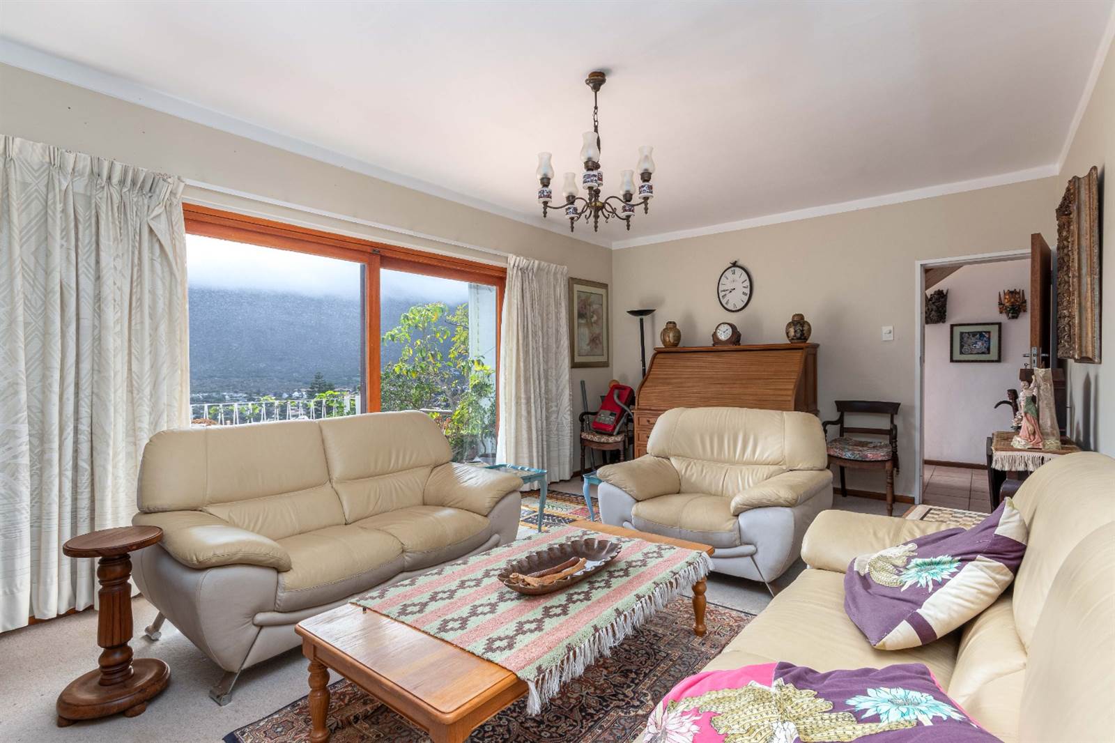 4 Bed House in Fish Hoek photo number 5