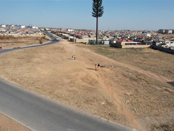 3505 m² Land available in Fourways