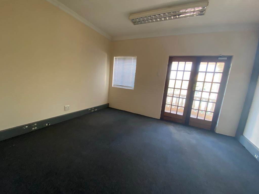 360  m² Commercial space in Witbank Central photo number 9