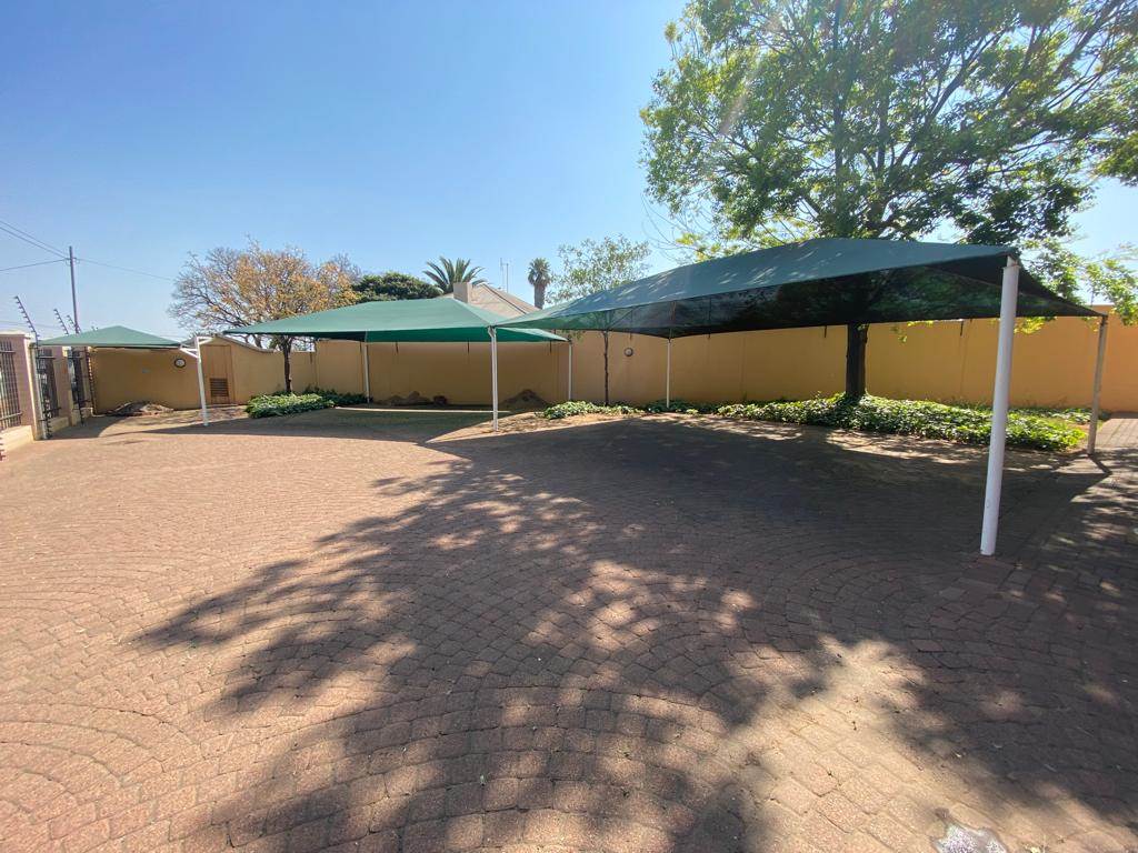 360  m² Commercial space in Witbank Central photo number 12