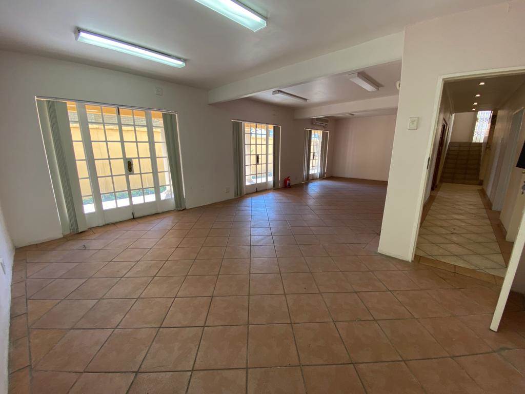 360  m² Commercial space in Witbank Central photo number 4