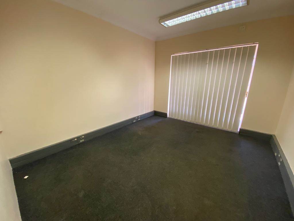 360  m² Commercial space in Witbank Central photo number 7