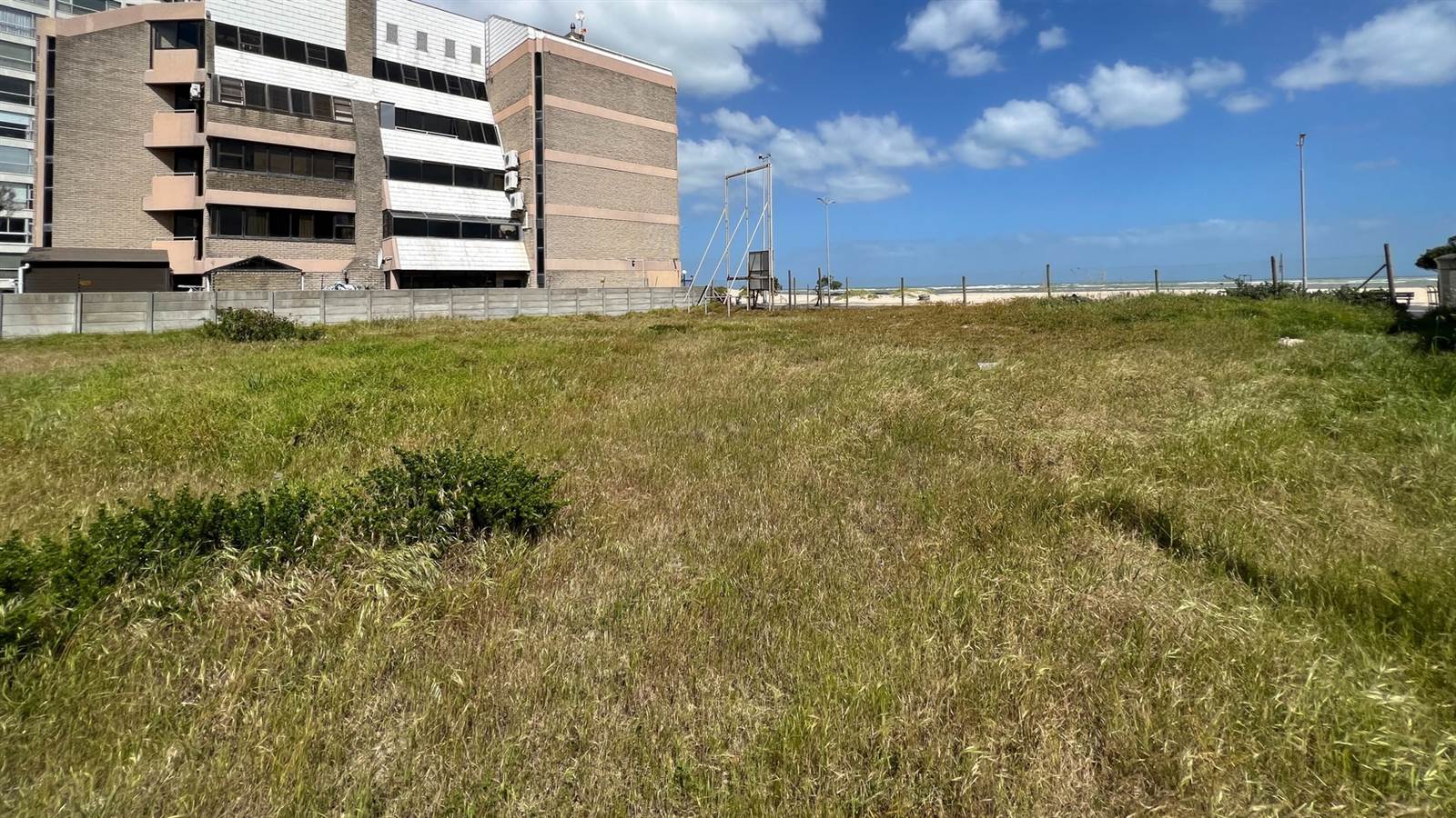 1070 m² Land available in Strand South photo number 11