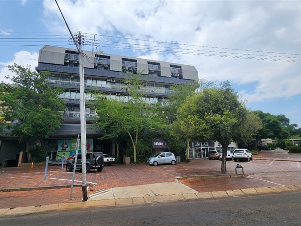 5882  m² Commercial space
