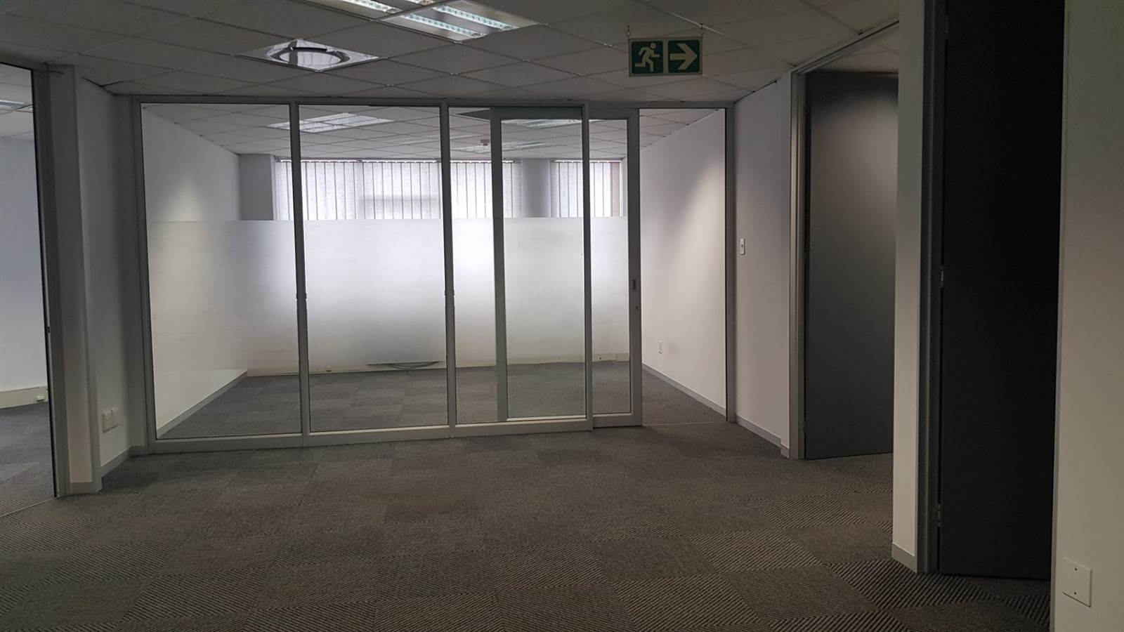 326  m² Office Space in Braamfontein Werf photo number 2