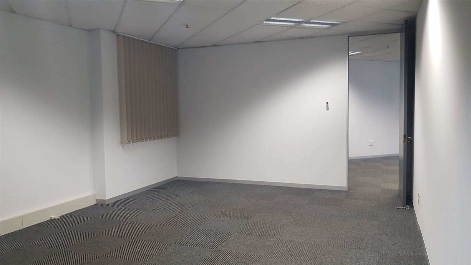 326  m² Office Space in Braamfontein Werf photo number 4