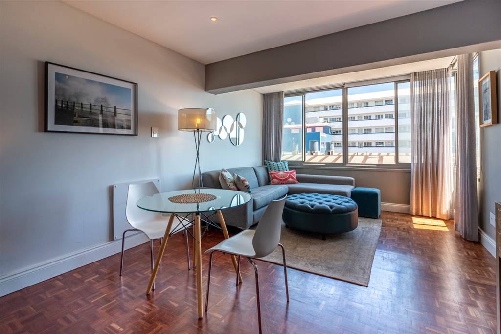 Studio Apartment in Mouille Point photo number 4