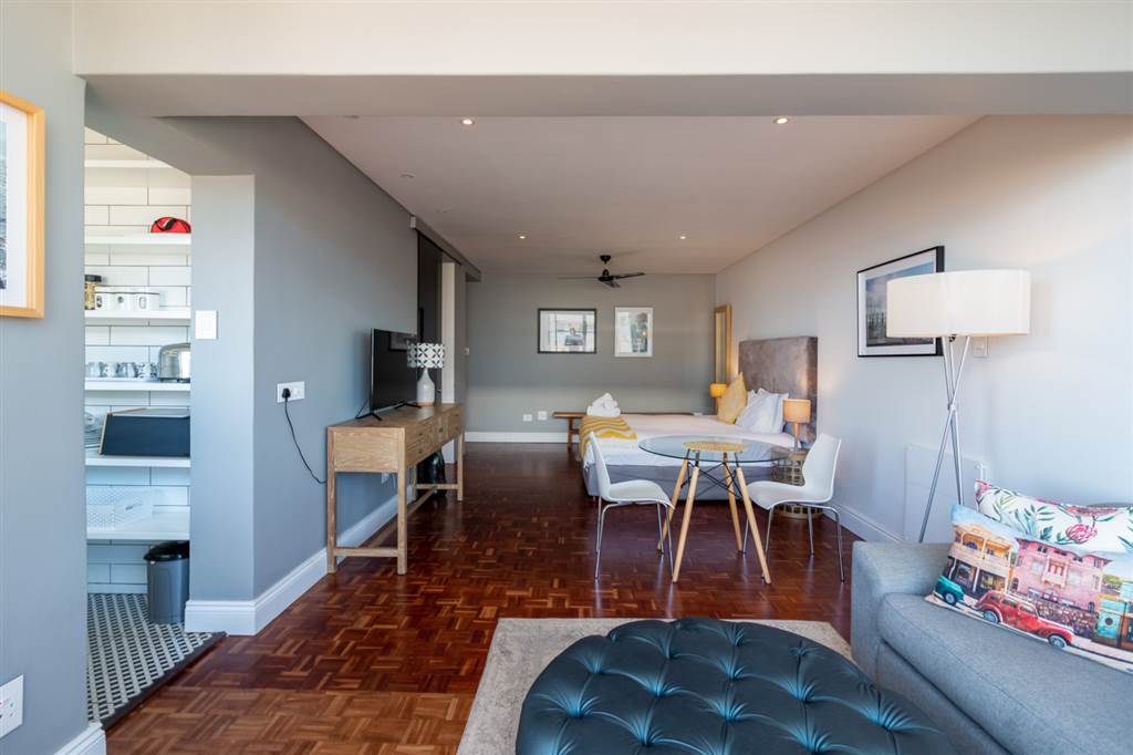 Studio Apartment in Mouille Point photo number 1