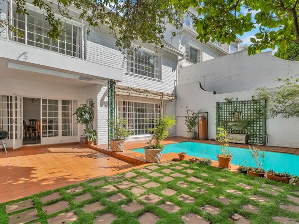 3 Bedroom Townhouse 3 Bedroom Townhouse