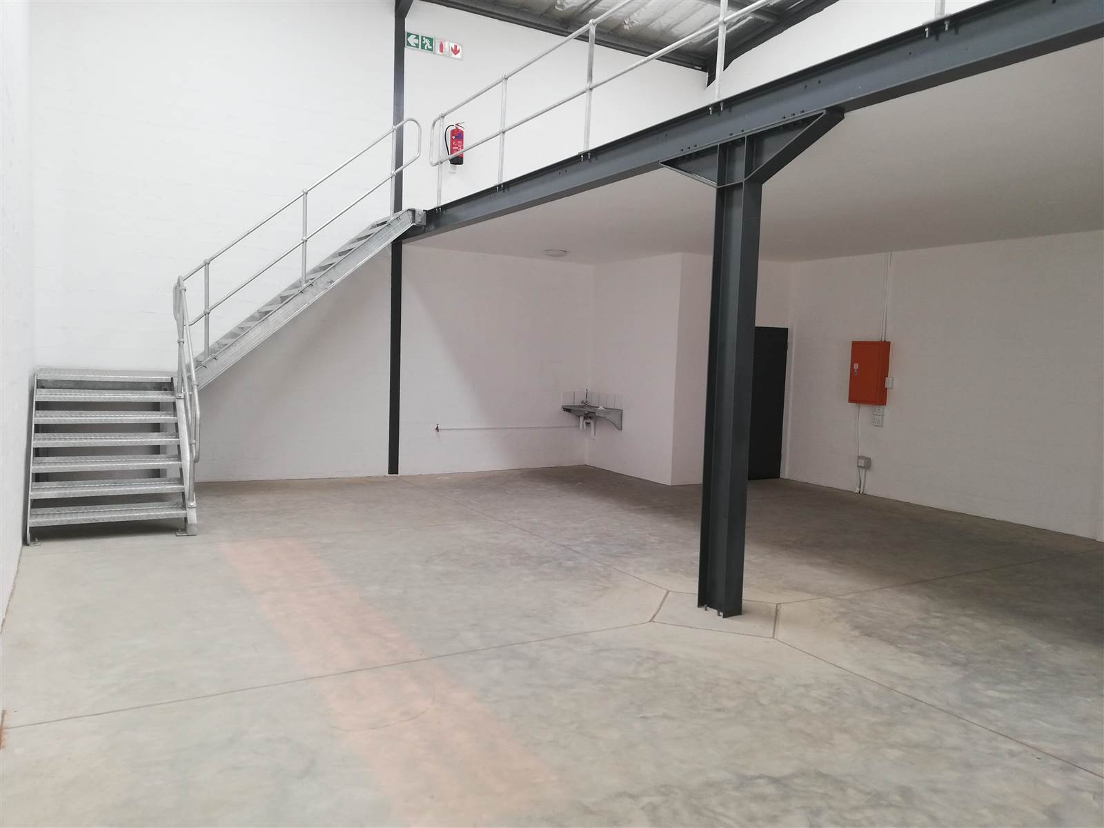 180  m² Industrial space in Cornubia photo number 6