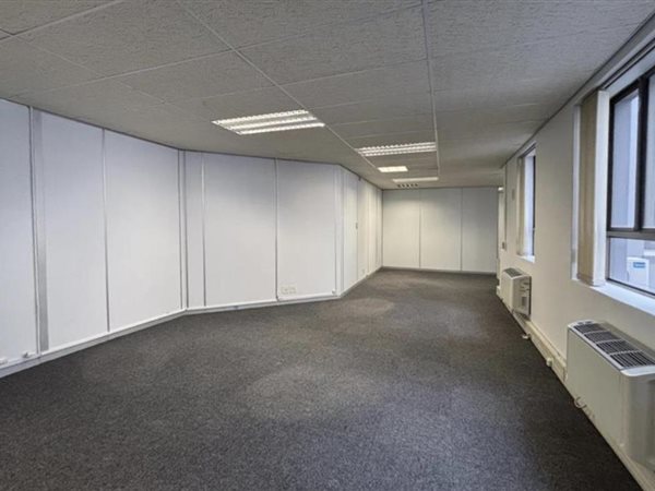 99  m² Office Space