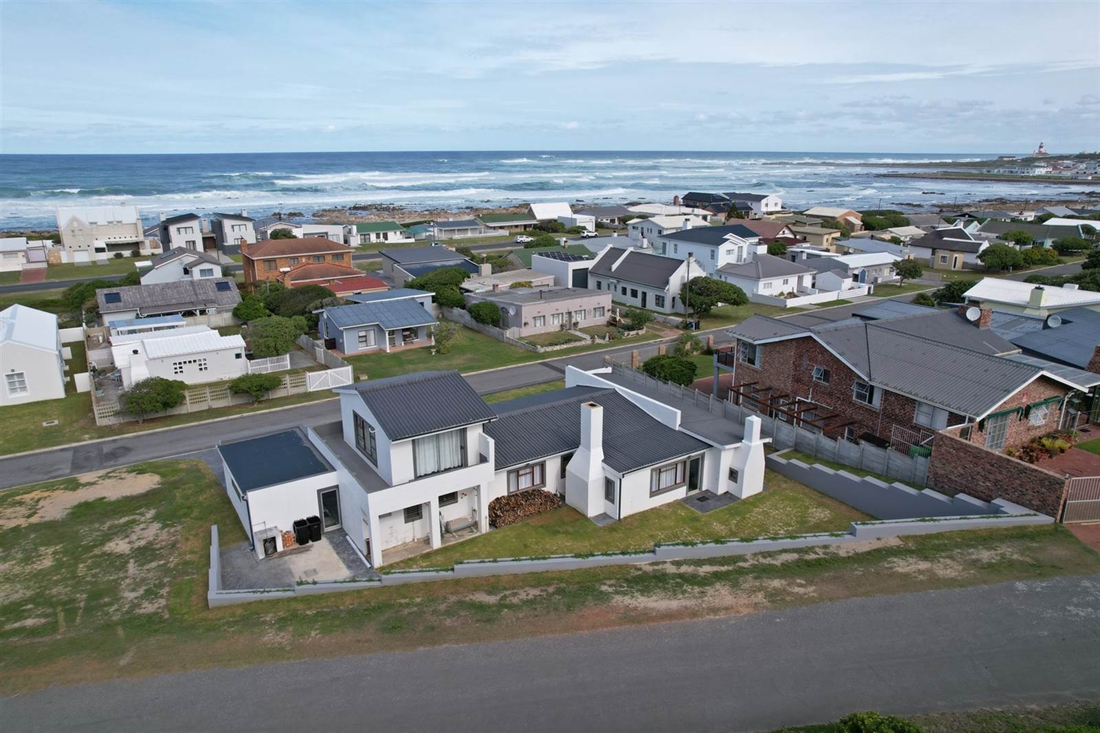6 Bed House in Agulhas photo number 1