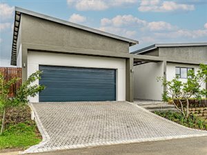 House in Palm Lakes Estate