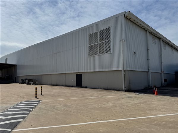 7 390  m² Industrial space