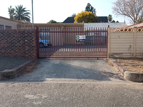 1 Bed Apartment in Vryburg