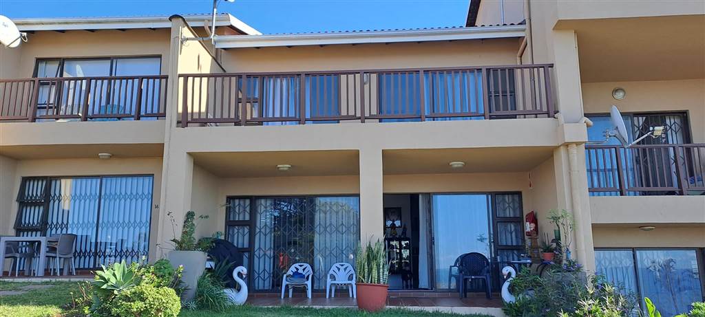3 Bed Flat in Illovo Beach photo number 3