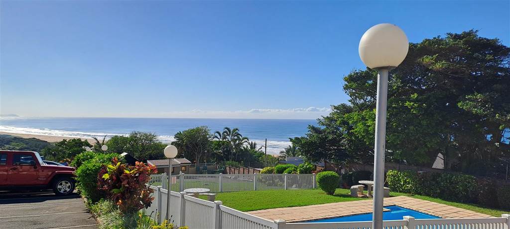 3 Bed Flat in Illovo Beach photo number 1