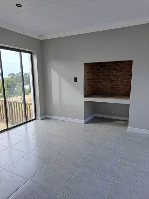 3 Bed House in Bredasdorp photo number 4