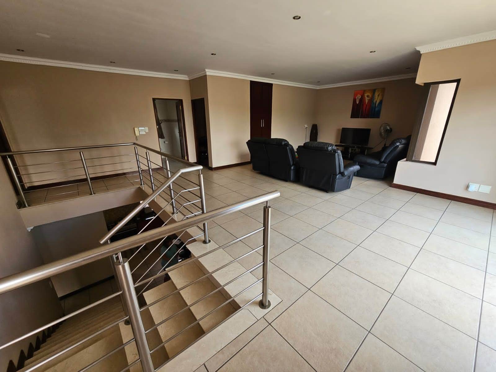 6 Bed House in Glenanda photo number 6