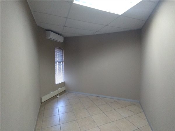 15  m² Commercial space