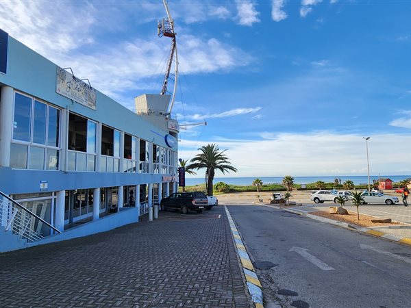 400 m² Commercial space 400 m² Commercial space