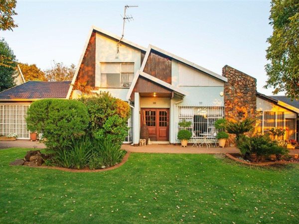 5 Bedroom House 5 Bedroom House