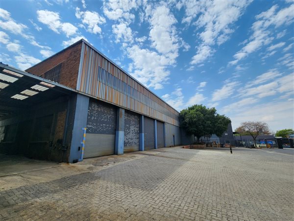 2 722  m² Industrial space