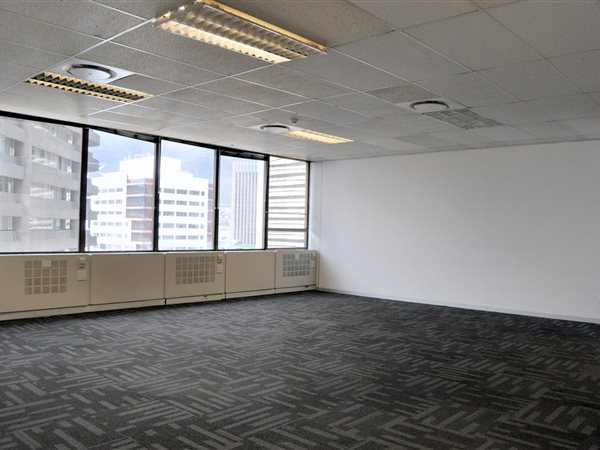 498  m² Office Space