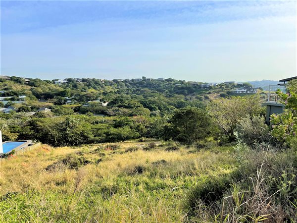 1 825 m² Land