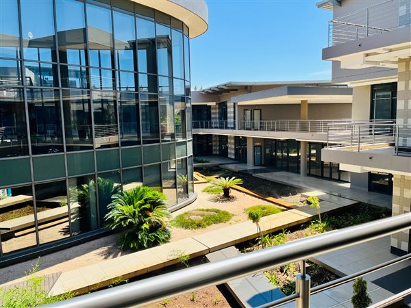 173  m² Commercial space