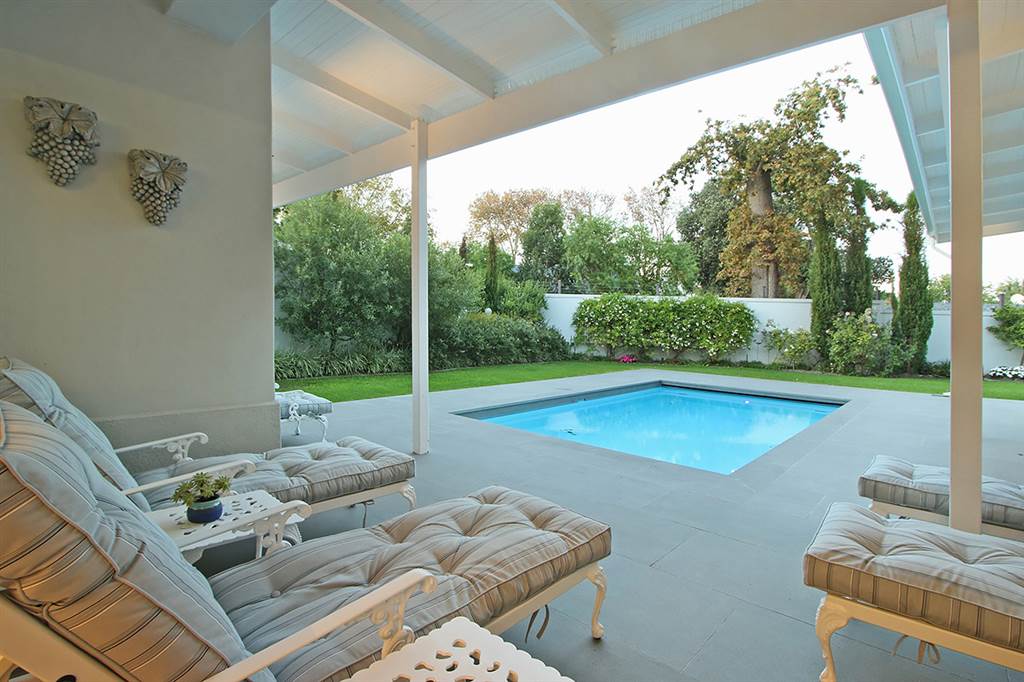4 Bed House in Constantia photo number 19