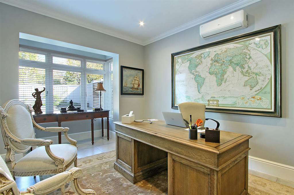 4 Bed House in Constantia photo number 22