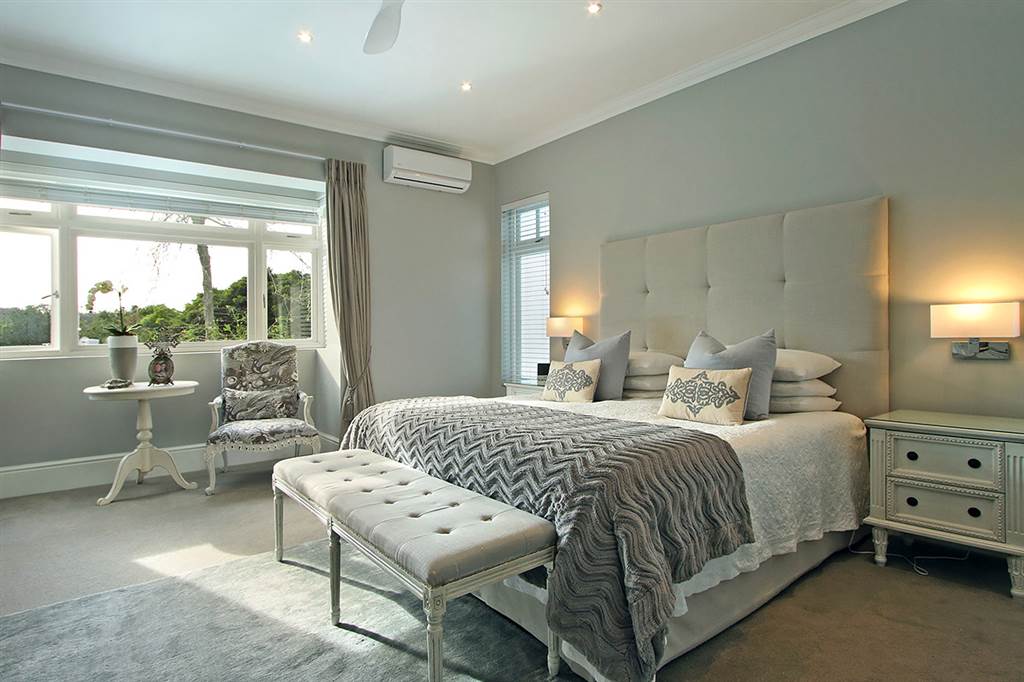 4 Bed House in Constantia photo number 24