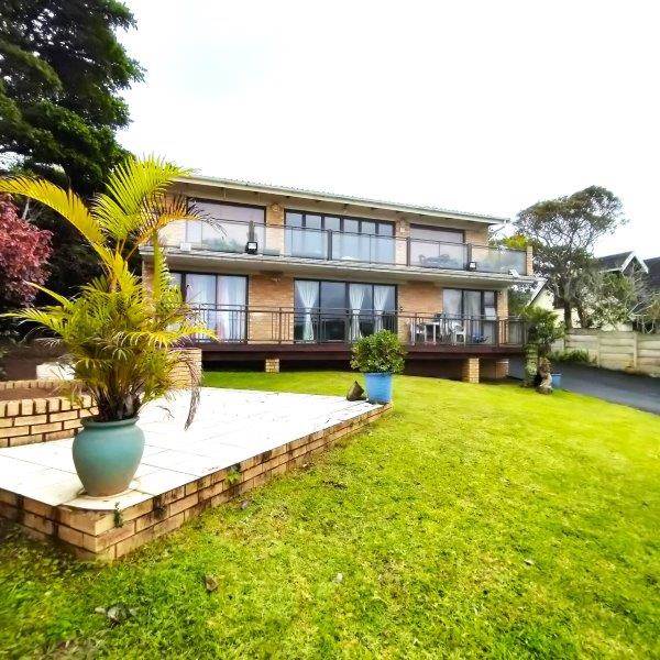 5 Bed House in Woodgrange photo number 1