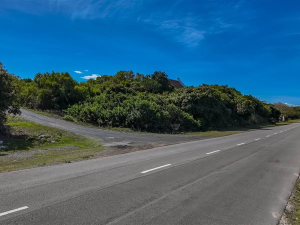 1107 m² Land available in St Francis Bay