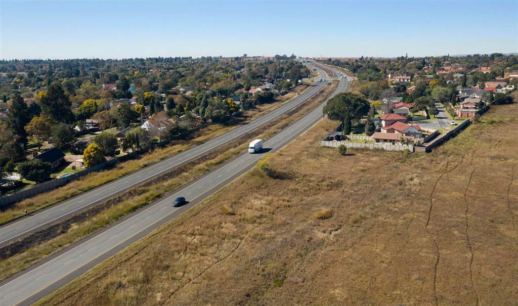 2957 m² Land available in Brackendowns photo number 6